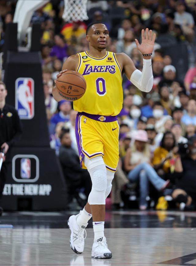 华体会官方入口-1胜5负结束季前赛 惨败国王47分！湖人问号重重